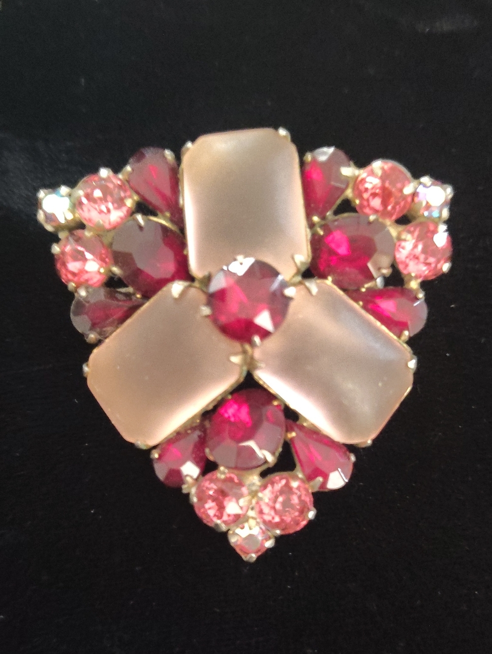 1960's Art Glass Brooch